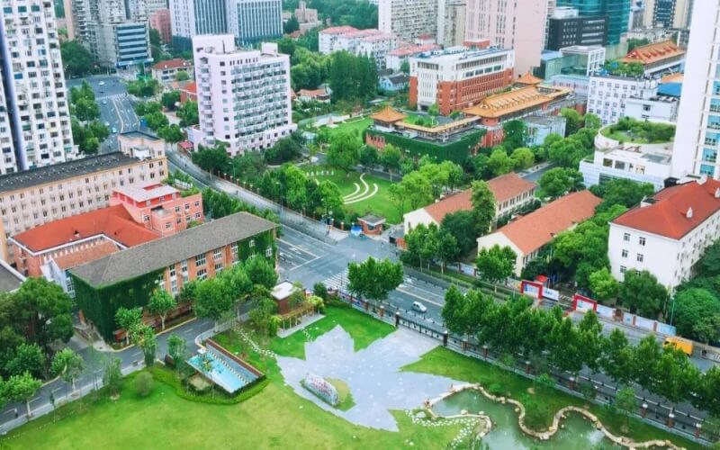 俯瞰校园