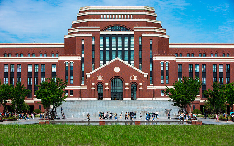 上海建桥学院首页
