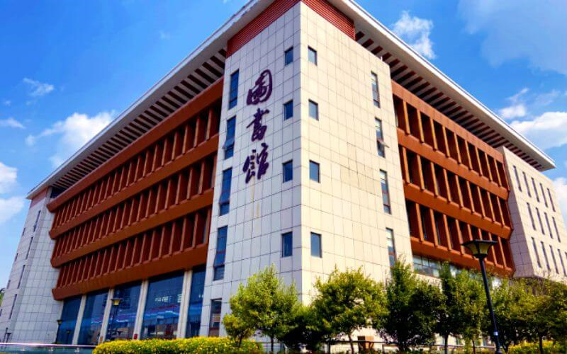 图书馆侧视图