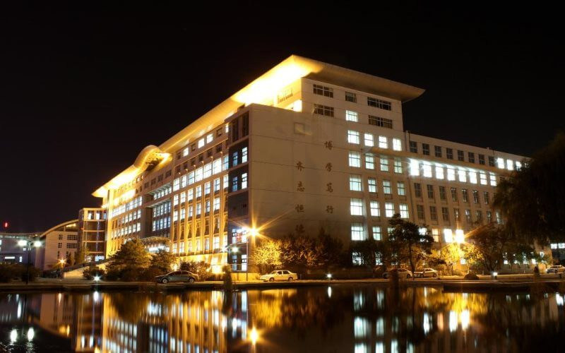 学院夜景