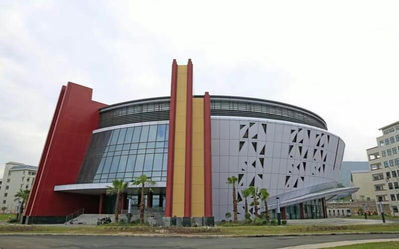 西昌民族幼儿师范高等专科学校首页