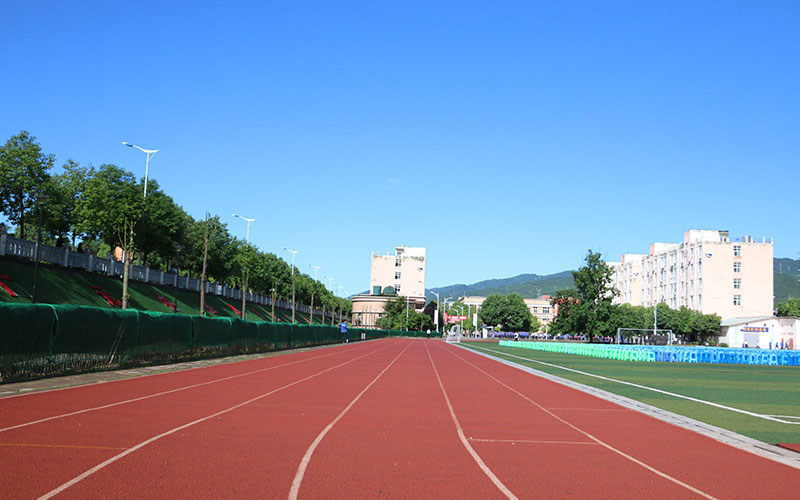 校园跑道