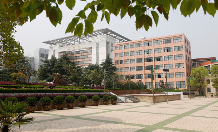 淮南职业技术学院首页