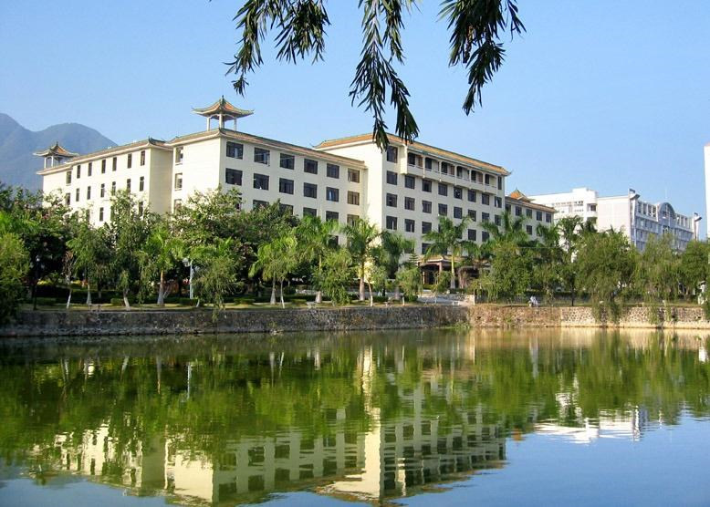 学院倒影