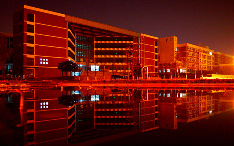 学院夜景