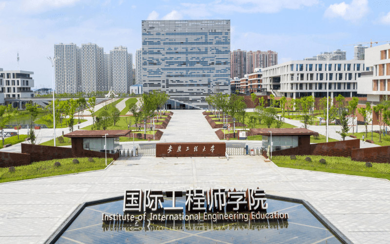 校园正面图