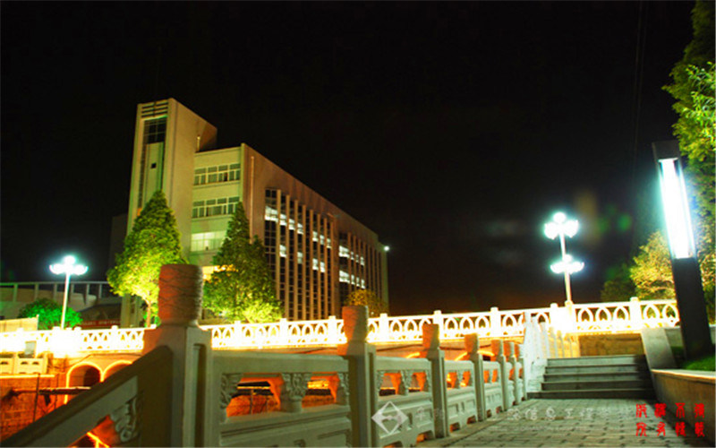 校园夜景