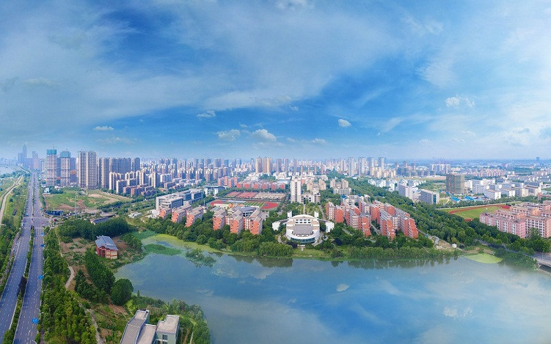 鸟瞰校园