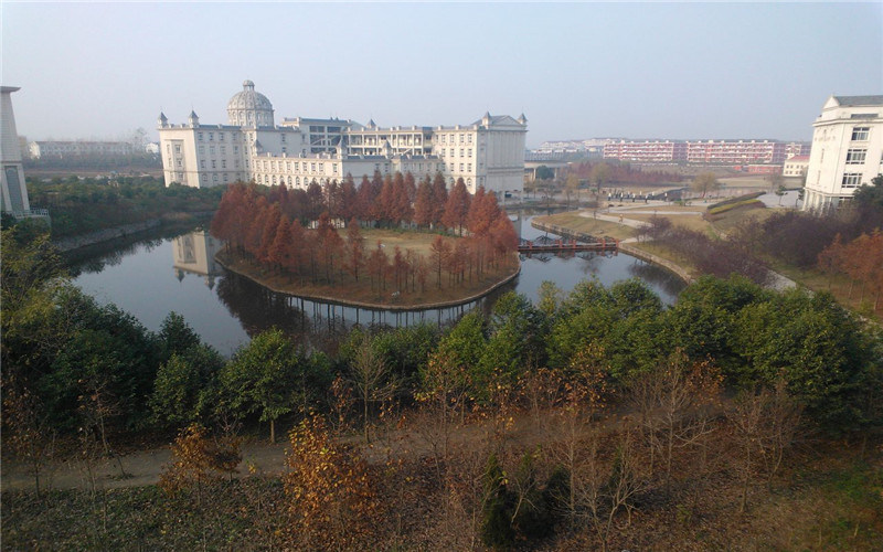 俯瞰学院