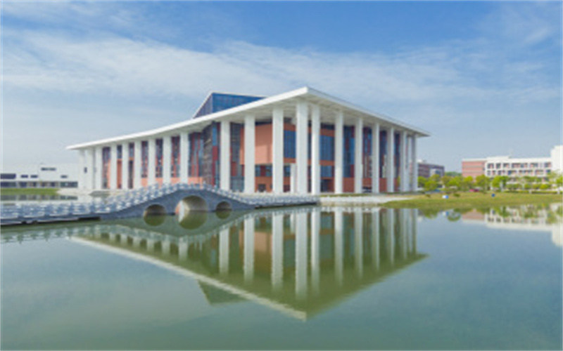 学院倒影