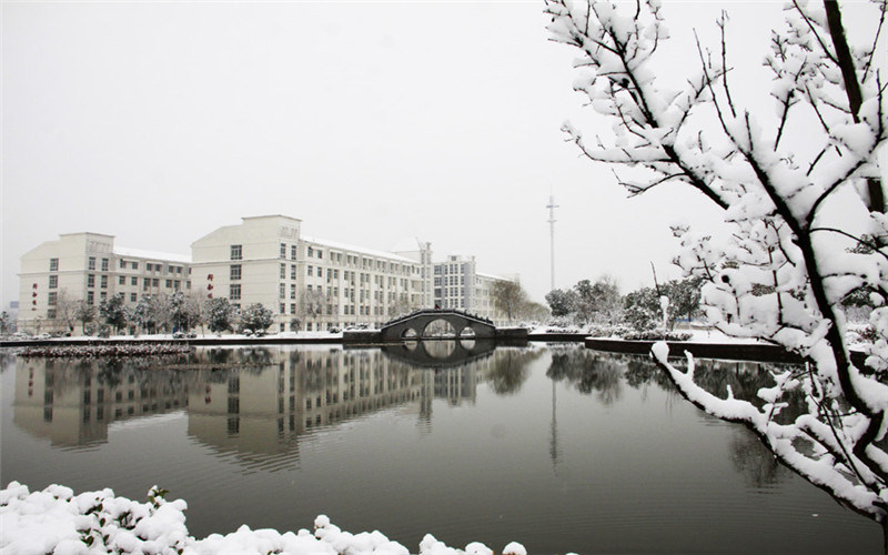 学院冬景