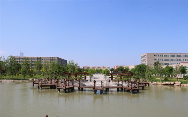 水上校园