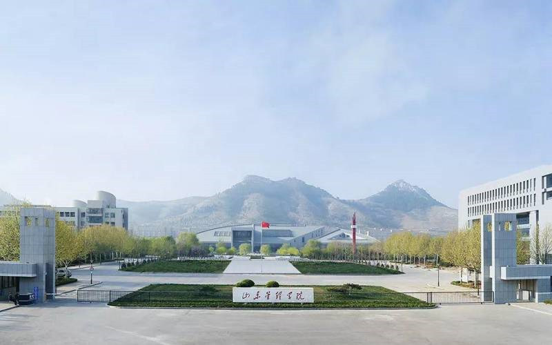 校园正面图