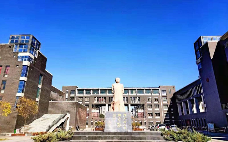 学院正面图