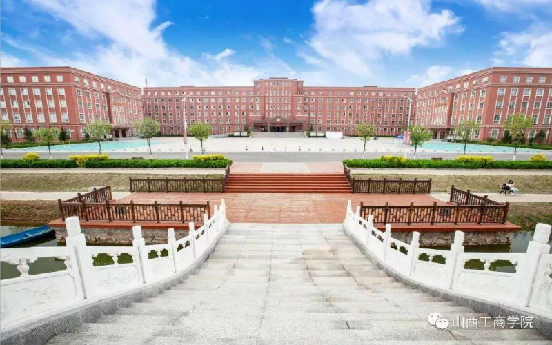 学院正面图