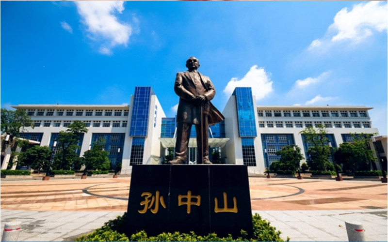 孙中山石像