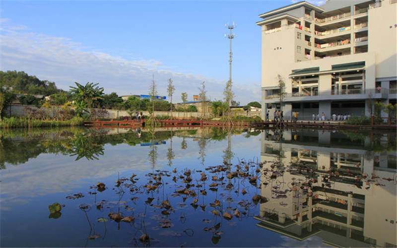 广州华夏职业学院首页