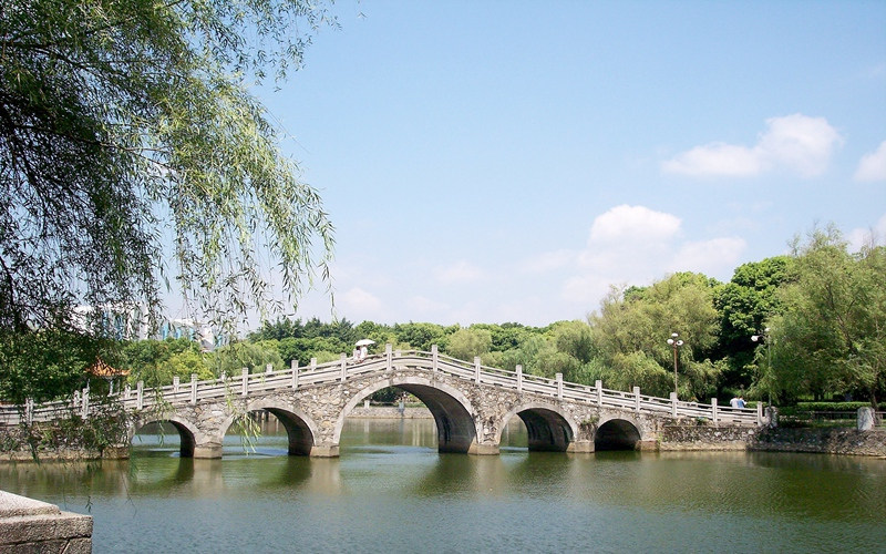 水上拱桥