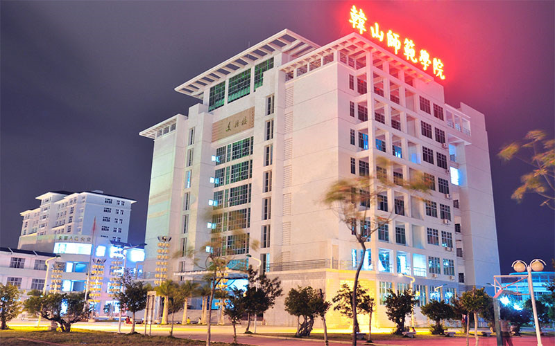 学院夜景