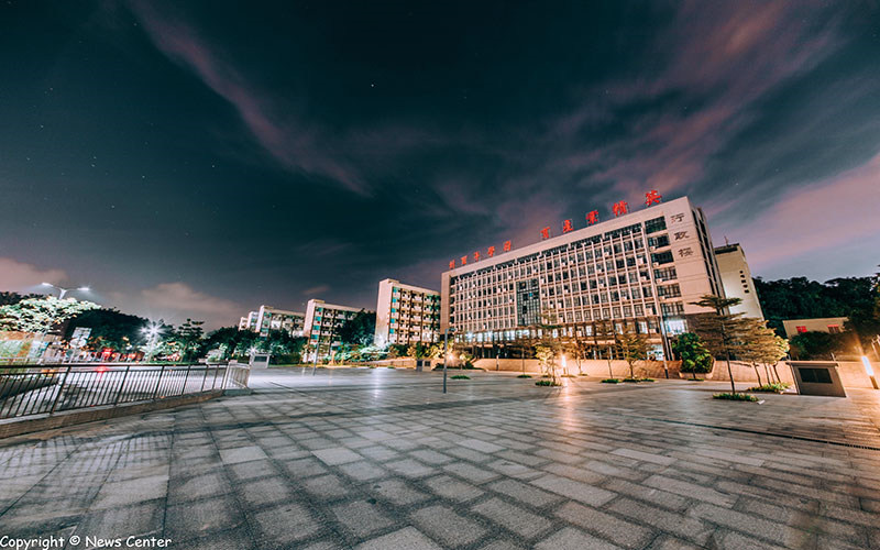 学院夜景
