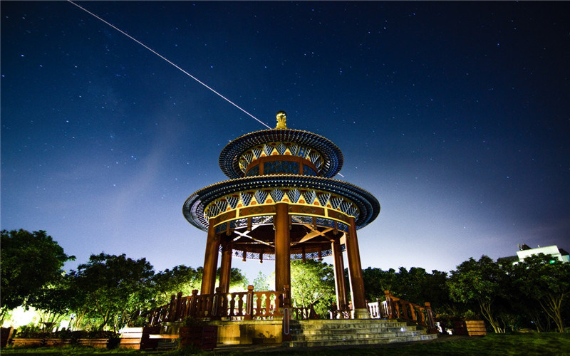 校园夜景