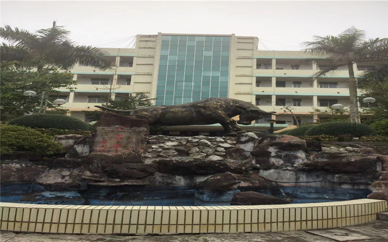 学院假山