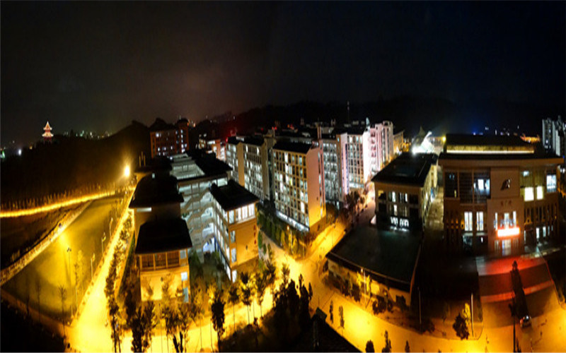 校园夜景