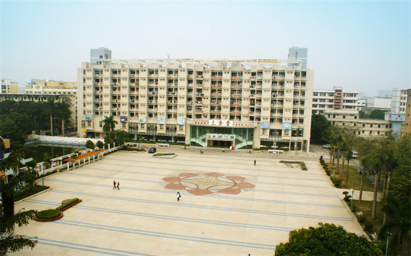 俯瞰学院