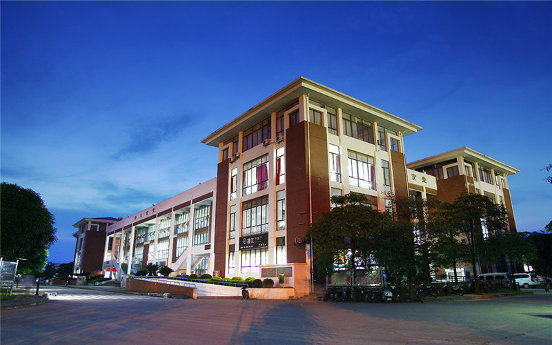 学院夜景