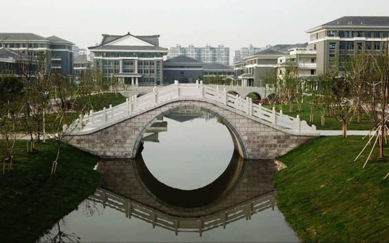 水上拱桥