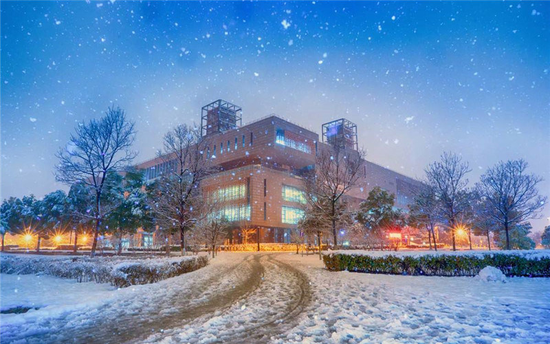 学院冬景