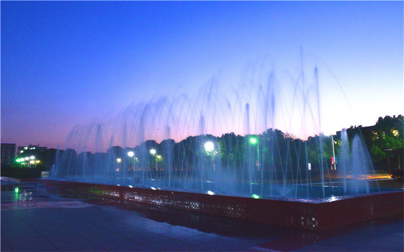 校园夜景