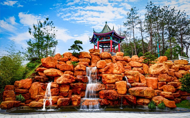 校园假山