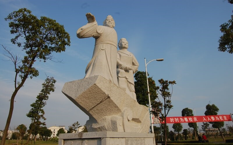 人物石像