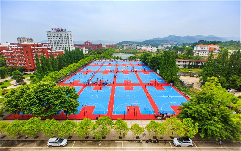篮球场