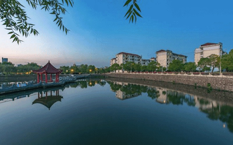 水上校园