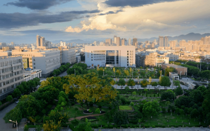 俯瞰校园