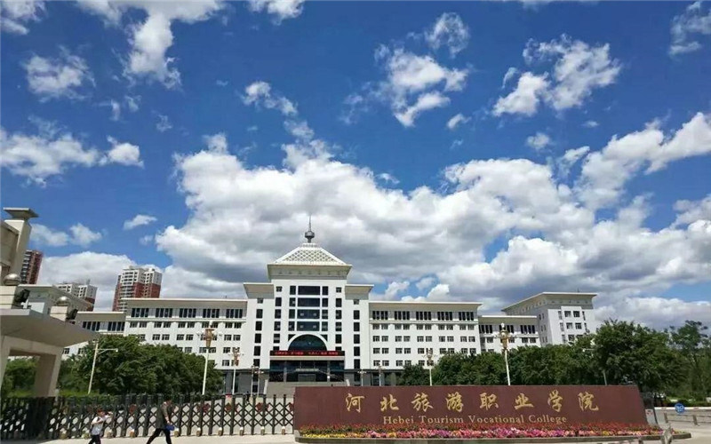 校园门口