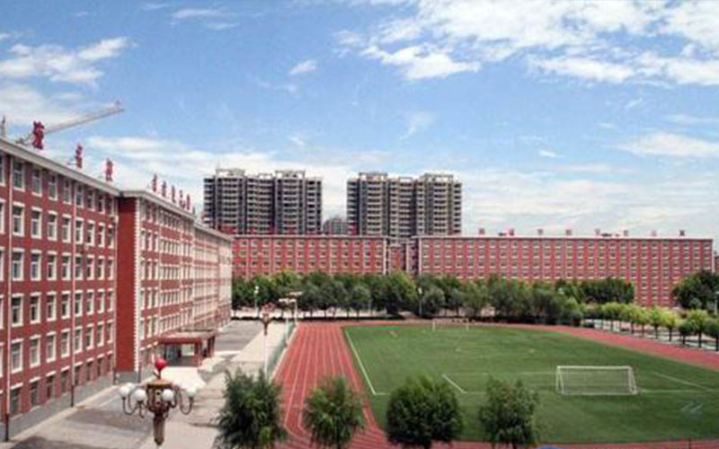 校园运动场