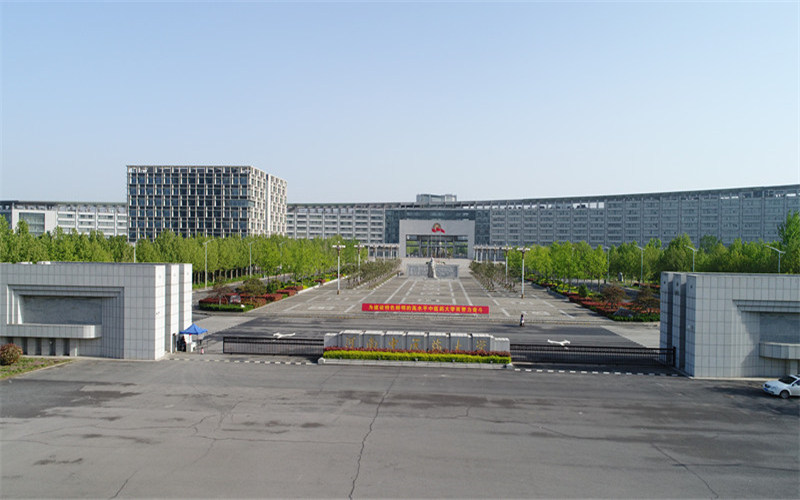 校园门口