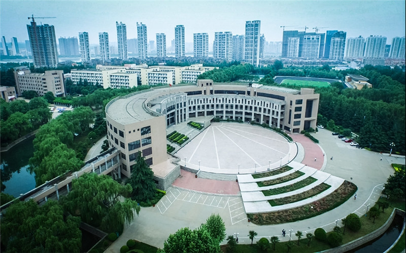 俯瞰校园