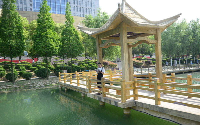 水上凉亭
