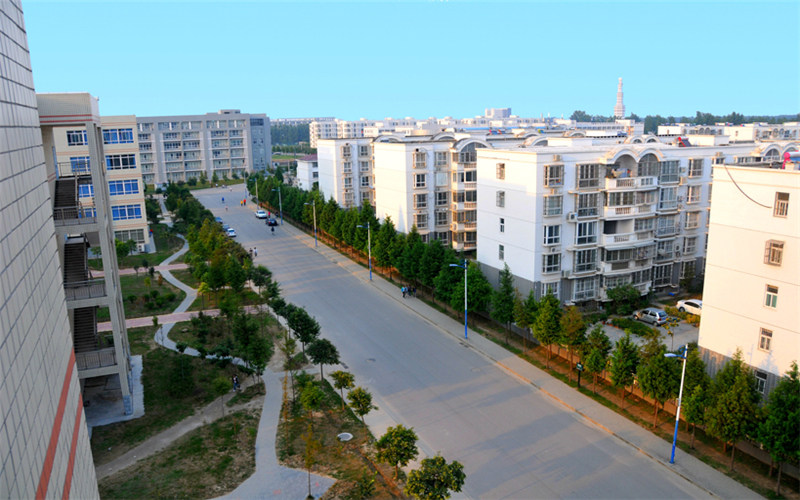 俯瞰校园