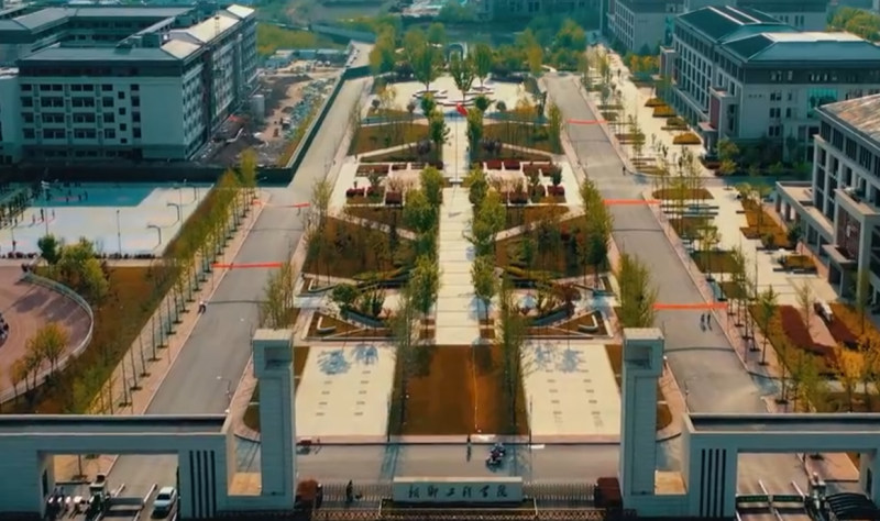 俯瞰校园