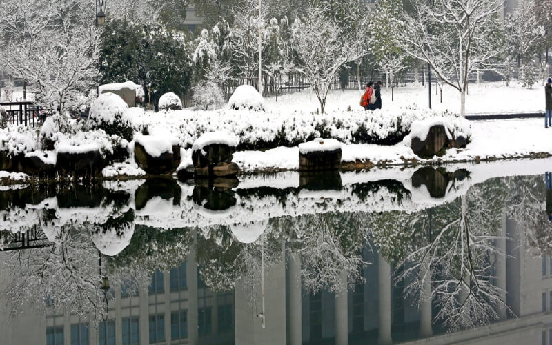校园冬景