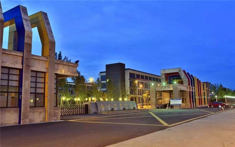 学院夜景