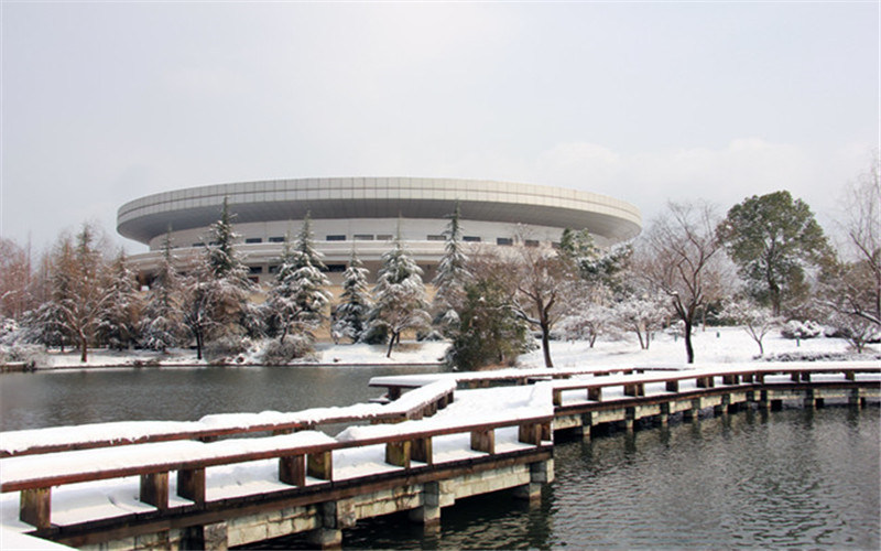 学院冬景