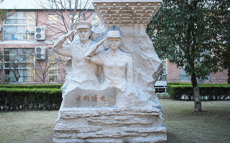 人物石像