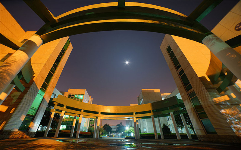学院夜景