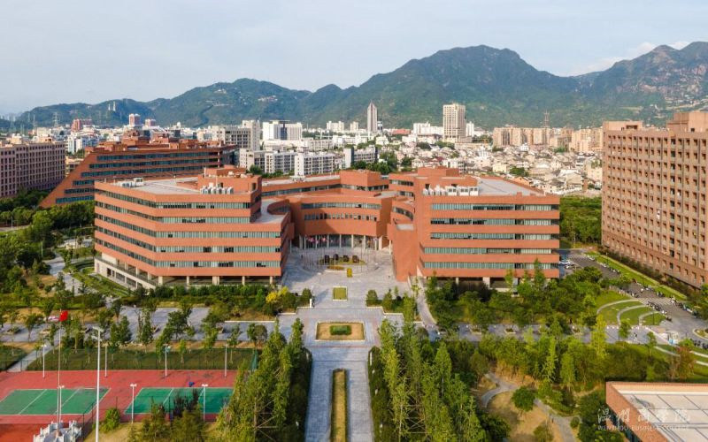 俯瞰学院